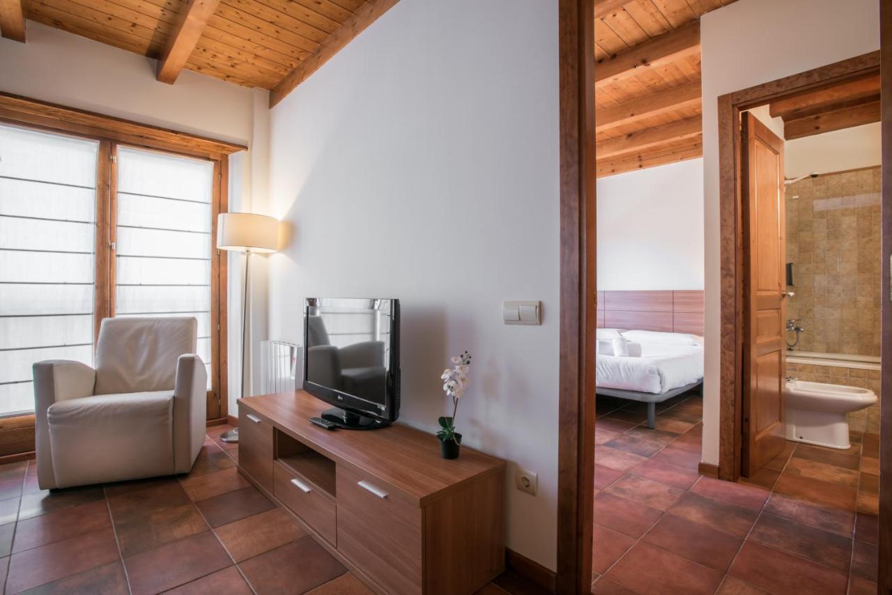 Apartamentos SNÖ Mont Romies Unhola Salardú Exterior foto