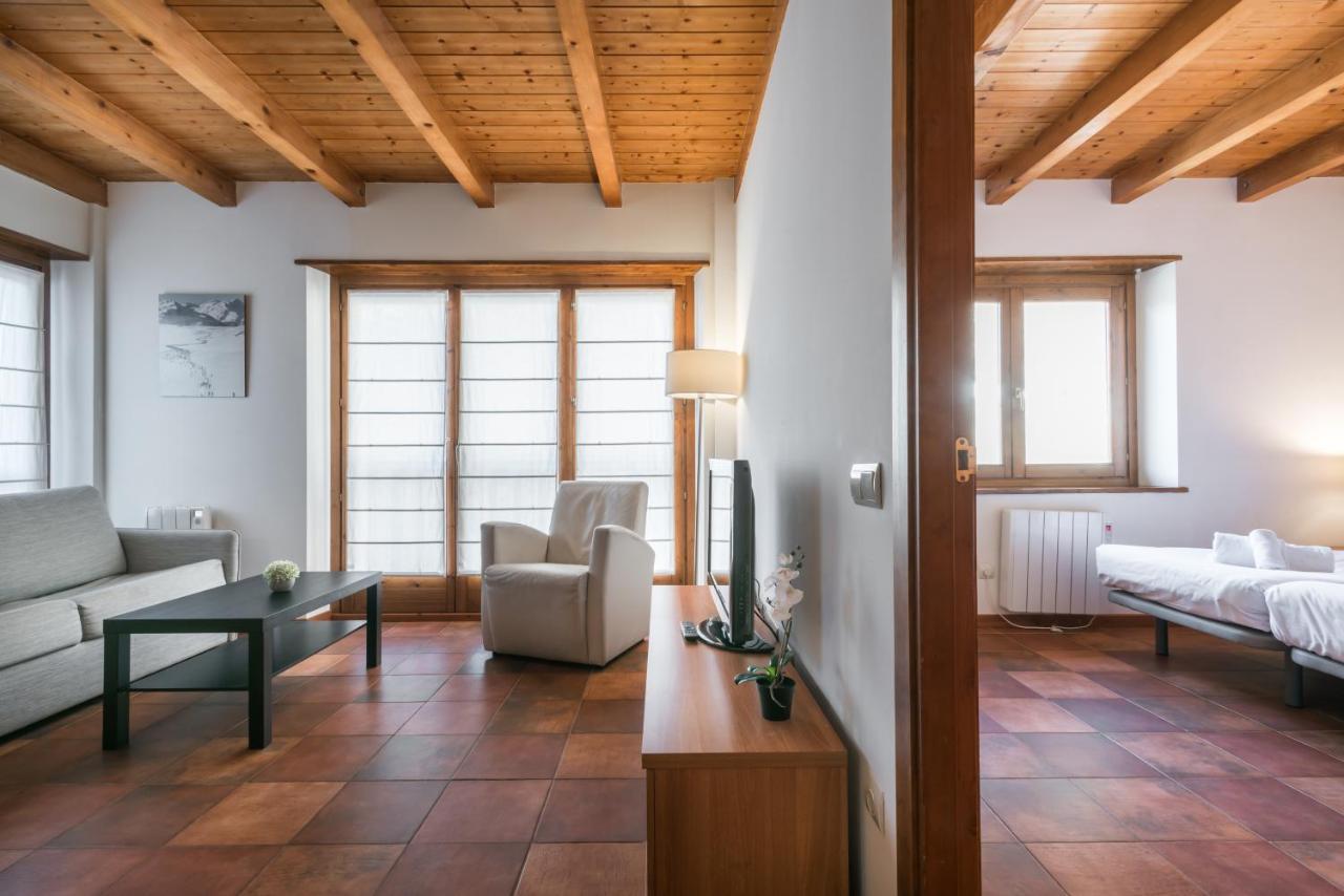 Apartamentos SNÖ Mont Romies Unhola Salardú Exterior foto