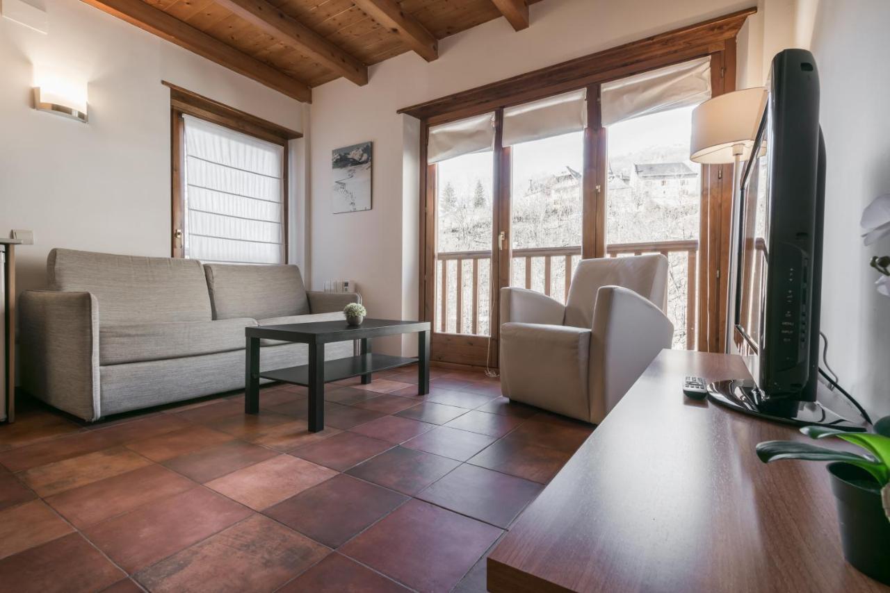 Apartamentos SNÖ Mont Romies Unhola Salardú Exterior foto